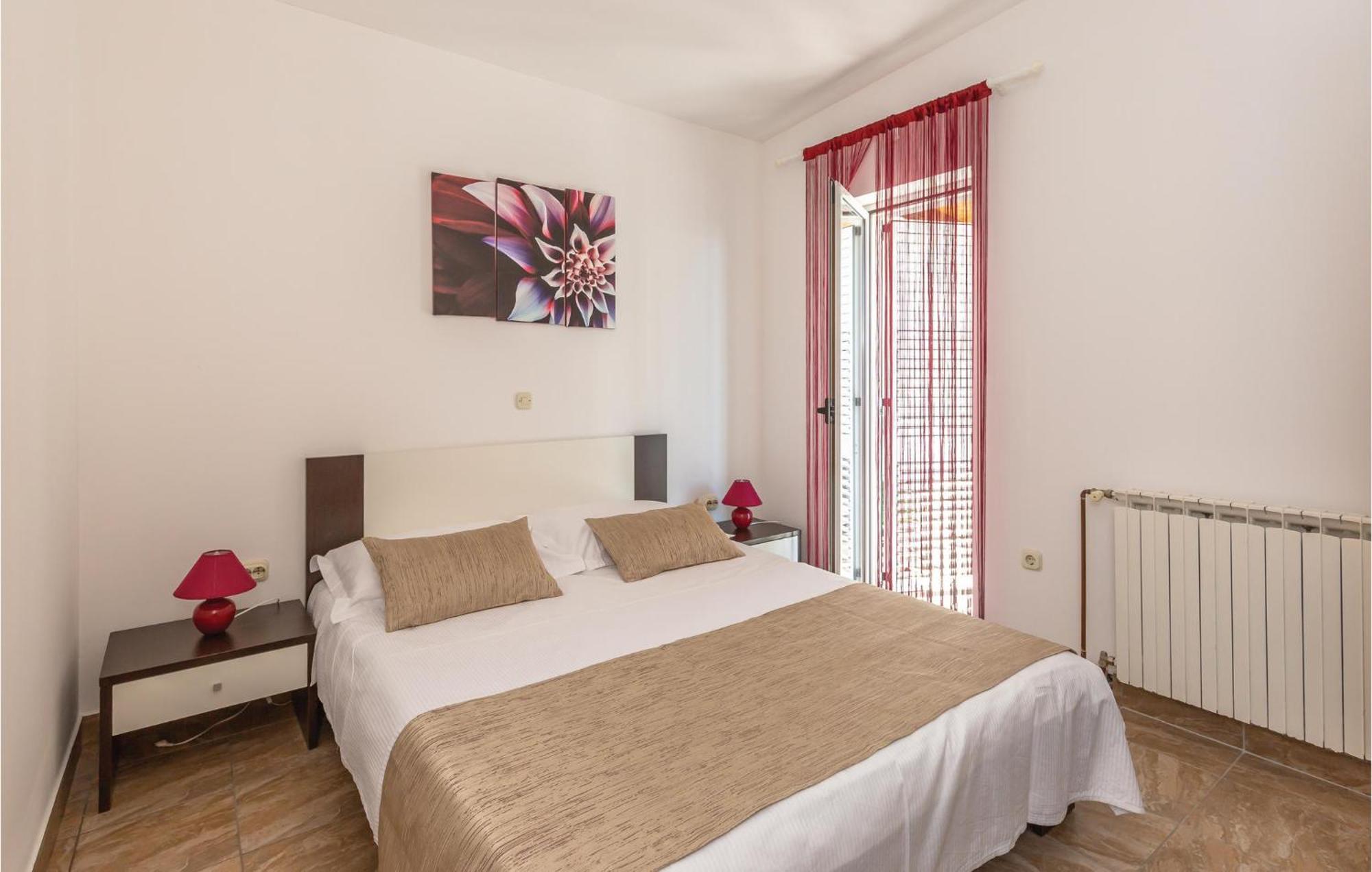 2 Bedroom Cozy Apartment In Makarska Ngoại thất bức ảnh
