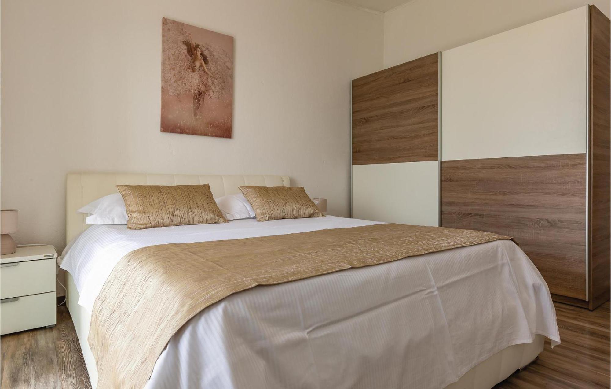 2 Bedroom Cozy Apartment In Makarska Ngoại thất bức ảnh