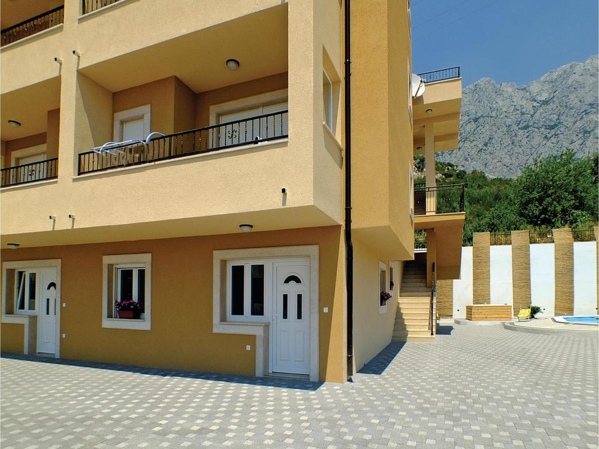 2 Bedroom Cozy Apartment In Makarska Ngoại thất bức ảnh