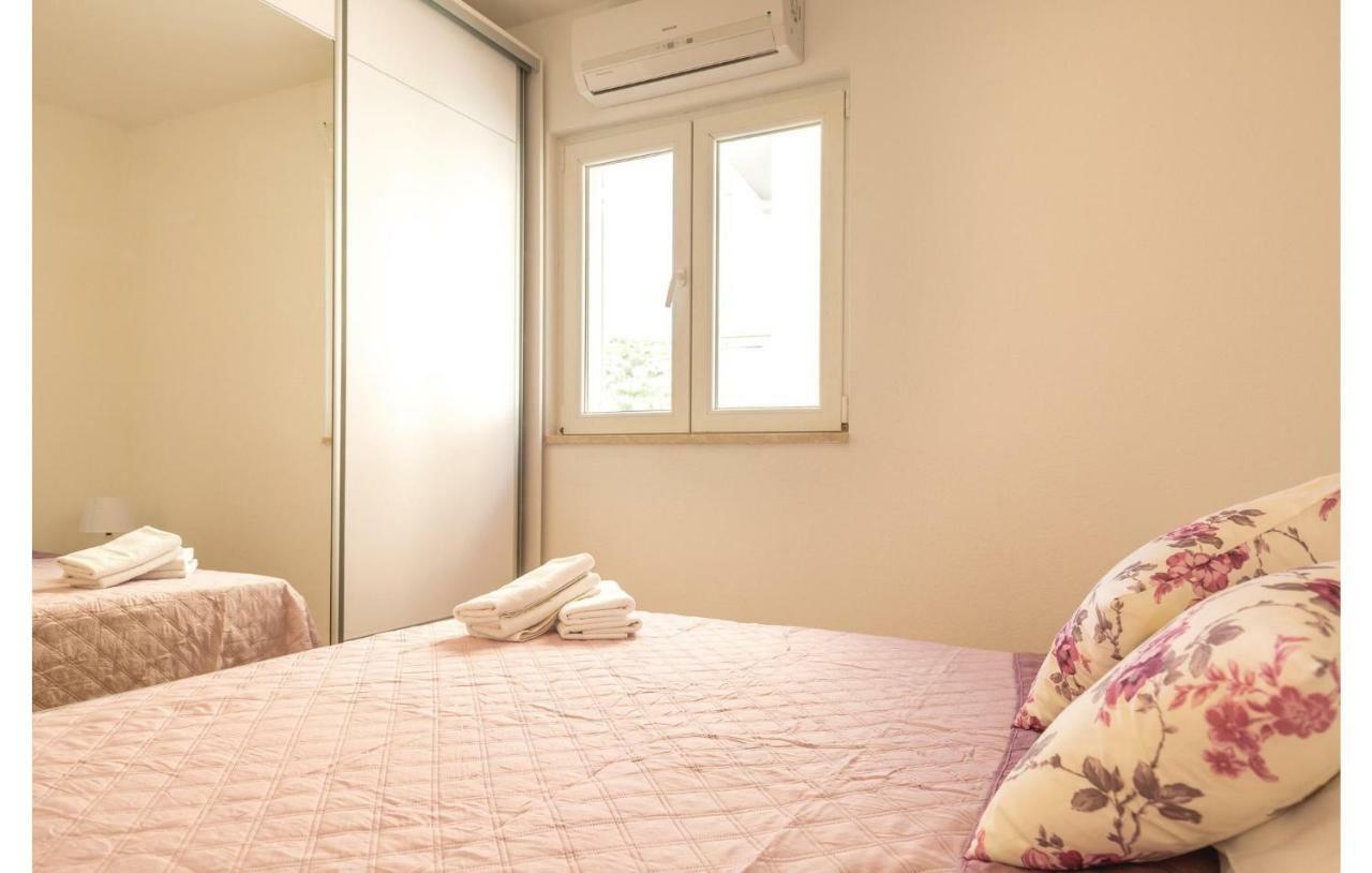 2 Bedroom Cozy Apartment In Makarska Ngoại thất bức ảnh